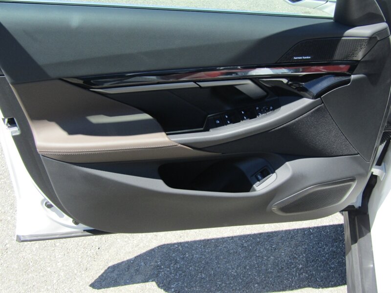 2025 BMW i5 AWD,PREM PKG,TECH PKG,HUD,SILVER CERTIFIED - Photo 10 - Haddon Twp, NJ 08107