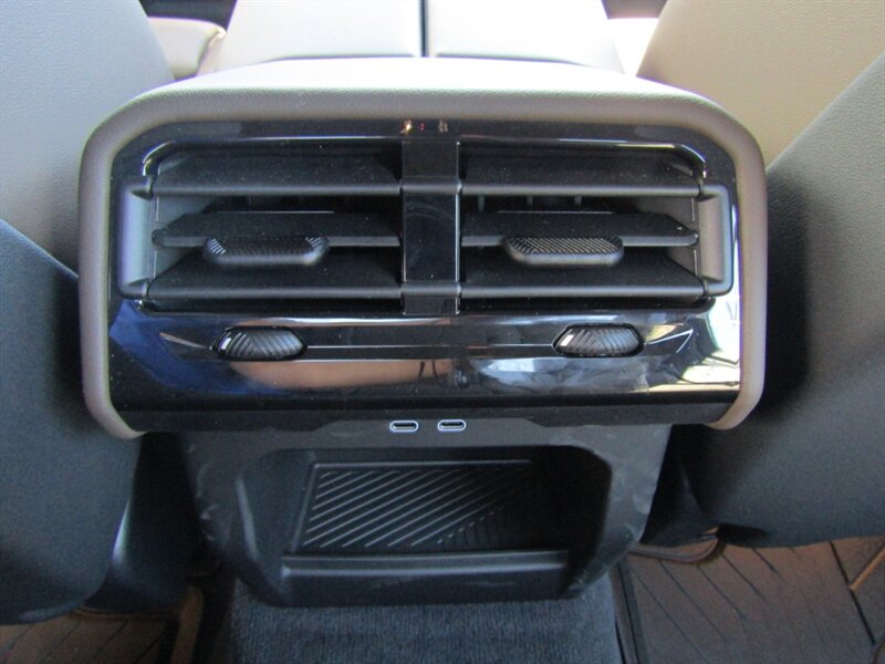 2025 BMW i5 AWD,PREM PKG,TECH PKG,HUD,SILVER CERTIFIED - Photo 34 - Haddon Twp, NJ 08107