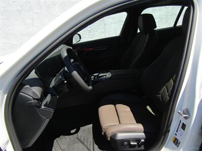 2025 BMW i5 AWD,PREM PKG,TECH PKG,HUD,SILVER CERTIFIED - Photo 13 - Haddon Twp, NJ 08107