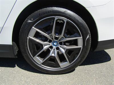 2025 BMW i5 AWD,PREM PKG,TECH PKG,HUD,SILVER CERTIFIED - Photo 36 - Haddon Twp, NJ 08107