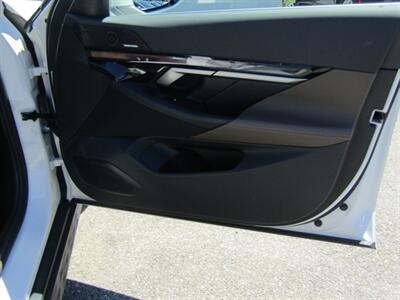 2025 BMW i5 AWD,PREM PKG,TECH PKG,HUD,SILVER CERTIFIED - Photo 22 - Haddon Twp, NJ 08107