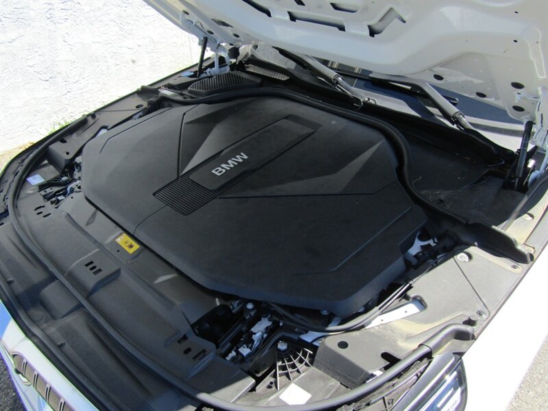2025 BMW i5 AWD,PREM PKG,TECH PKG,HUD,SILVER CERTIFIED - Photo 41 - Haddon Twp, NJ 08107