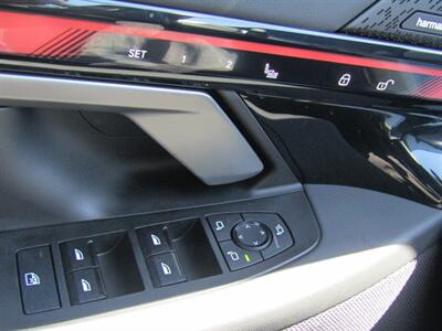 2025 BMW i5 AWD,PREM PKG,TECH PKG,HUD,SILVER CERTIFIED - Photo 11 - Haddon Twp, NJ 08107