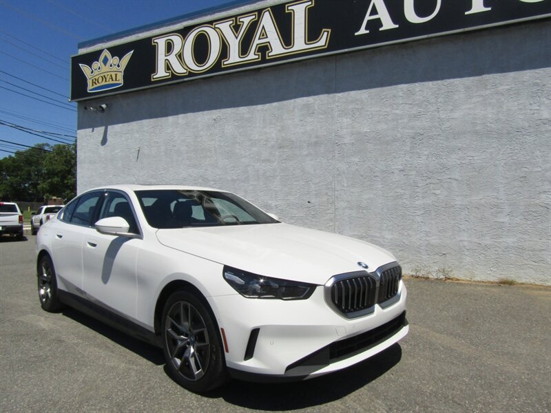 2025 BMW i5 AWD,PREM PKG,TECH PKG,HUD,SILVER CERTIFIED   - Photo 1 - Haddon Twp, NJ 08107