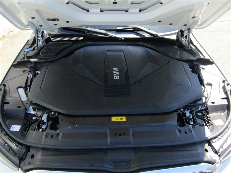 2025 BMW i5 AWD,PREM PKG,TECH PKG,HUD,SILVER CERTIFIED - Photo 40 - Haddon Twp, NJ 08107