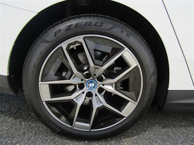 2025 BMW i5 AWD,PREM PKG,TECH PKG,HUD,SILVER CERTIFIED - Photo 37 - Haddon Twp, NJ 08107