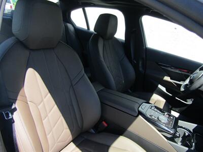 2025 BMW i5 AWD,PREM PKG,TECH PKG,HUD,SILVER CERTIFIED - Photo 19 - Haddon Twp, NJ 08107