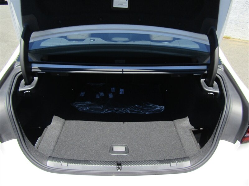 2025 BMW i5 AWD,PREM PKG,TECH PKG,HUD,SILVER CERTIFIED - Photo 9 - Haddon Twp, NJ 08107