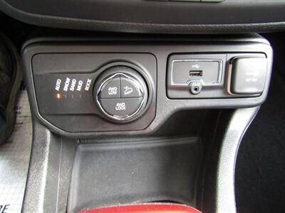 2018 Jeep Renegade TRAILHAWK,AWD,SAFTY PKG,NAV,RVC,SILVER CERTIFIED   - Photo 34 - Haddon Twp, NJ 08107