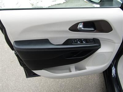 2021 Chrysler Voyager LXI,LEATHER,PWR PKG,CONV PKG,RVC,SILVER CERTIFIED   - Photo 7 - Haddon Twp, NJ 08107