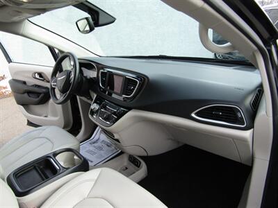2021 Chrysler Voyager LXI,LEATHER,PWR PKG,CONV PKG,RVC,SILVER CERTIFIED   - Photo 13 - Haddon Twp, NJ 08107