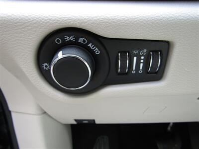 2021 Chrysler Voyager LXI,LEATHER,PWR PKG,CONV PKG,RVC,SILVER CERTIFIED   - Photo 17 - Haddon Twp, NJ 08107