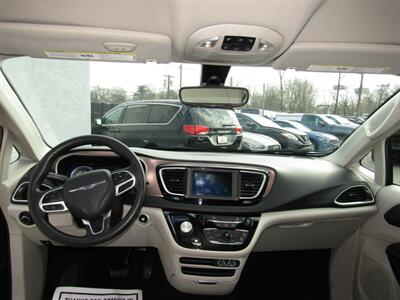 2021 Chrysler Voyager LXI,LEATHER,PWR PKG,CONV PKG,RVC,SILVER CERTIFIED   - Photo 16 - Haddon Twp, NJ 08107