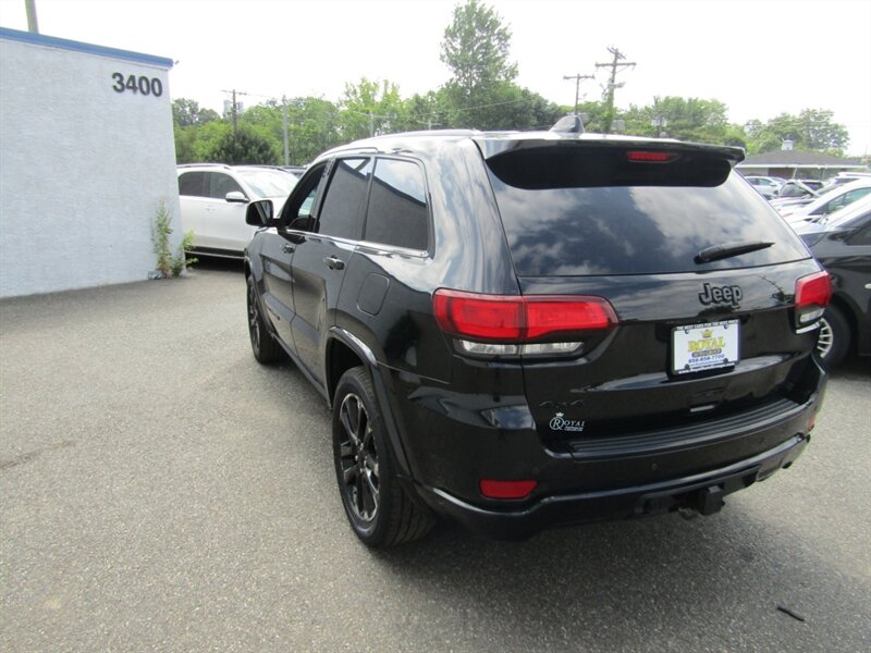 2017 Jeep Grand Cherokee AWD,NAV,PREM PKG,PANO ROOF,RVC.SILVER CERTIFIED - Photo 5 - Haddon Twp, NJ 08107