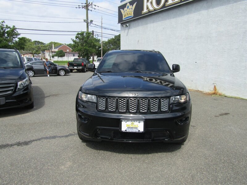 2017 Jeep Grand Cherokee AWD,NAV,PREM PKG,PANO ROOF,RVC.SILVER CERTIFIED - Photo 2 - Haddon Twp, NJ 08107