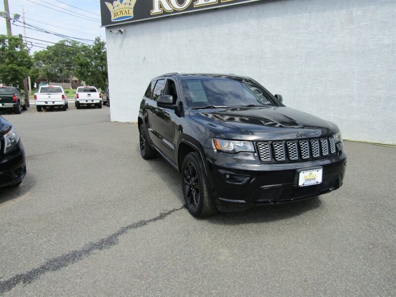 2017 Jeep Grand Cherokee AWD,NAV,PREM PKG,PANO ROOF,RVC.SILVER CERTIFIED - Photo 1 - Haddon Twp, NJ 08107