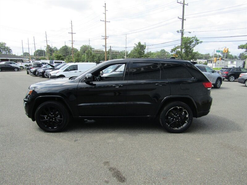 2017 Jeep Grand Cherokee AWD,NAV,PREM PKG,PANO ROOF,RVC.SILVER CERTIFIED - Photo 4 - Haddon Twp, NJ 08107