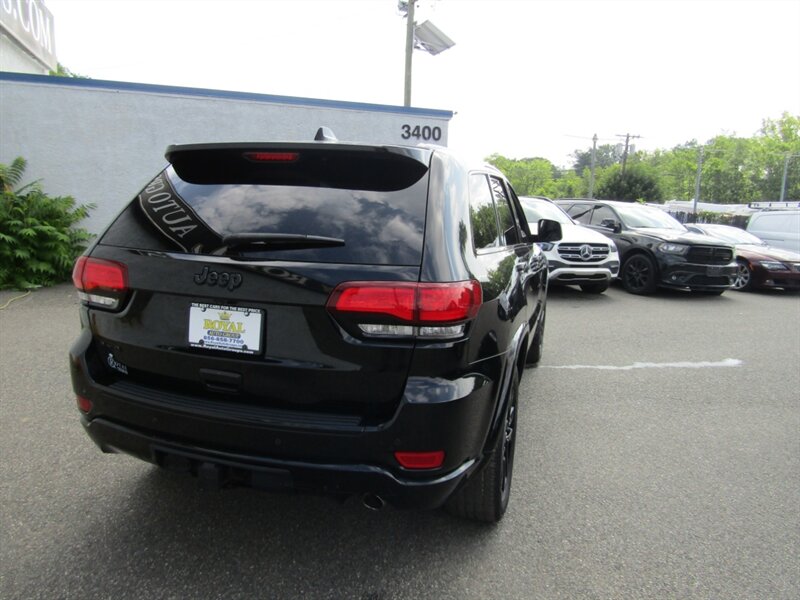 2017 Jeep Grand Cherokee AWD,NAV,PREM PKG,PANO ROOF,RVC.SILVER CERTIFIED - Photo 29 - Haddon Twp, NJ 08107