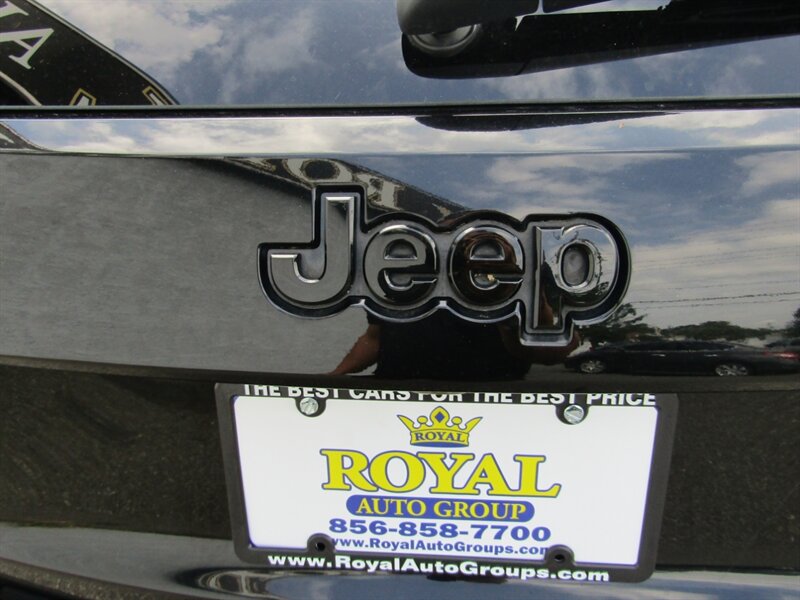 2017 Jeep Grand Cherokee AWD,NAV,PREM PKG,PANO ROOF,RVC.SILVER CERTIFIED - Photo 25 - Haddon Twp, NJ 08107