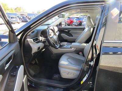 2023 Toyota Highlander XLE   - Photo 34 - Haddon Twp, NJ 08107