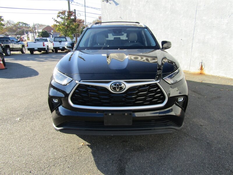 2023 Toyota Highlander XLE   - Photo 11 - Haddon Twp, NJ 08107