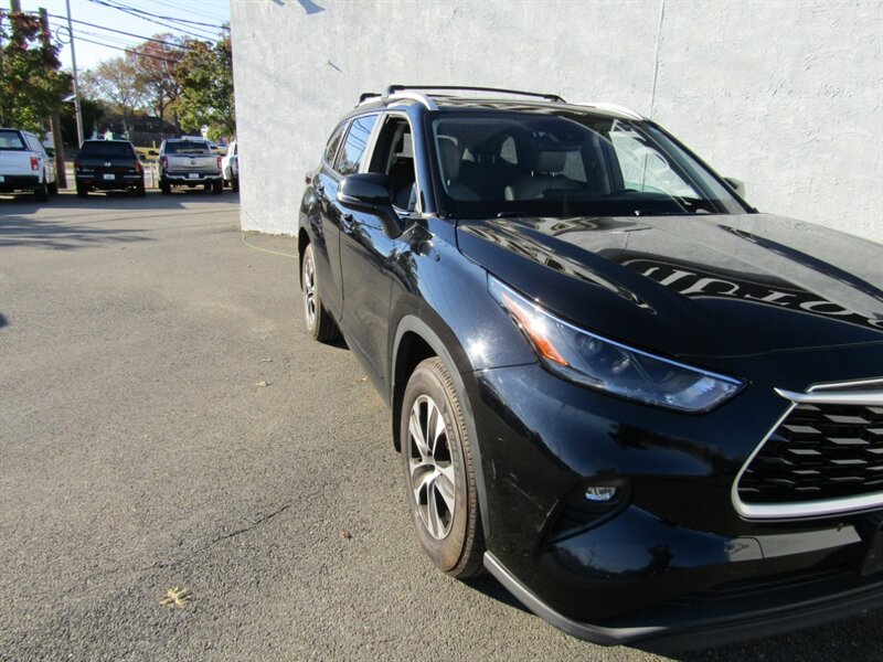2023 Toyota Highlander XLE   - Photo 19 - Haddon Twp, NJ 08107