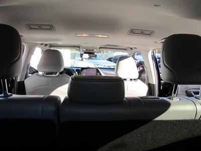 2023 Toyota Highlander XLE   - Photo 49 - Haddon Twp, NJ 08107