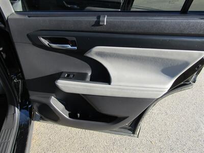 2023 Toyota Highlander XLE   - Photo 40 - Haddon Twp, NJ 08107
