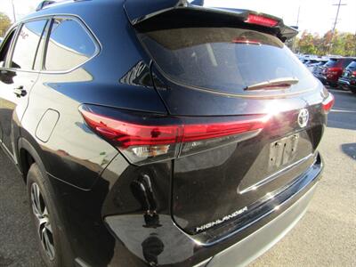 2023 Toyota Highlander XLE   - Photo 23 - Haddon Twp, NJ 08107