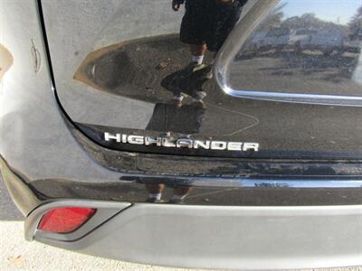2023 Toyota Highlander XLE   - Photo 24 - Haddon Twp, NJ 08107