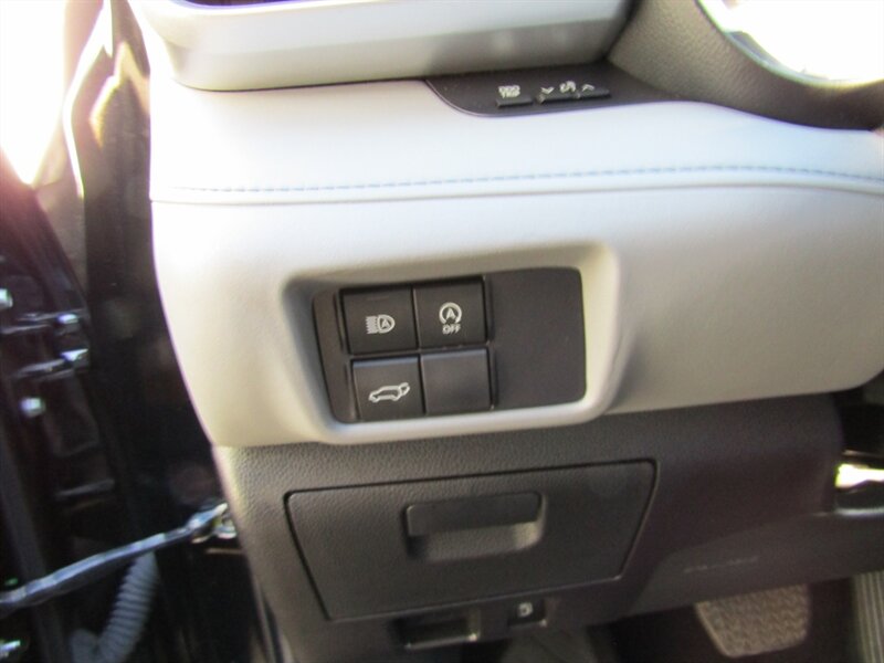2023 Toyota Highlander XLE   - Photo 57 - Haddon Twp, NJ 08107