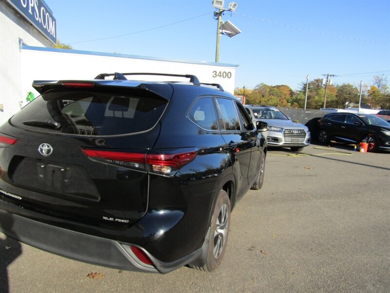 2023 Toyota Highlander XLE   - Photo 29 - Haddon Twp, NJ 08107