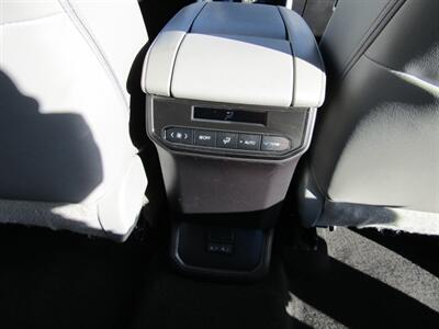 2023 Toyota Highlander XLE   - Photo 54 - Haddon Twp, NJ 08107