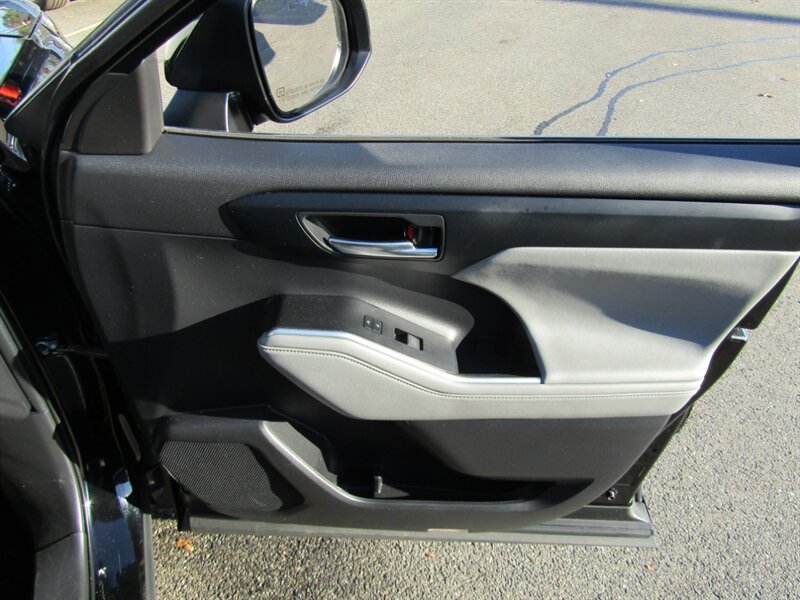 2023 Toyota Highlander XLE   - Photo 43 - Haddon Twp, NJ 08107