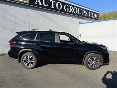 2023 Toyota Highlander XLE   - Photo 8 - Haddon Twp, NJ 08107