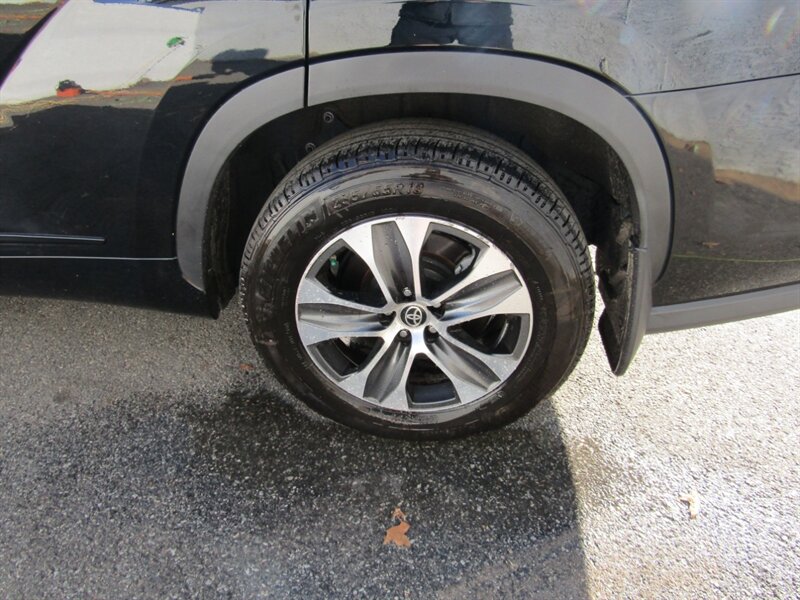 2023 Toyota Highlander XLE   - Photo 15 - Haddon Twp, NJ 08107