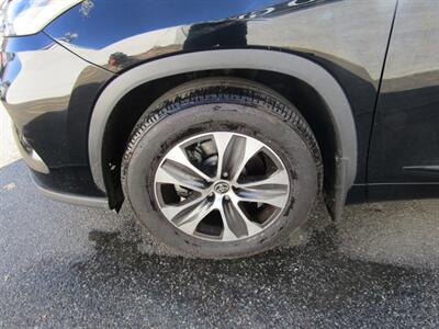 2023 Toyota Highlander XLE   - Photo 14 - Haddon Twp, NJ 08107