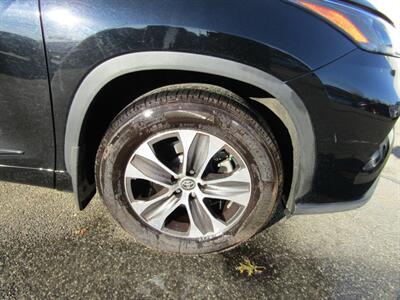 2023 Toyota Highlander XLE   - Photo 17 - Haddon Twp, NJ 08107