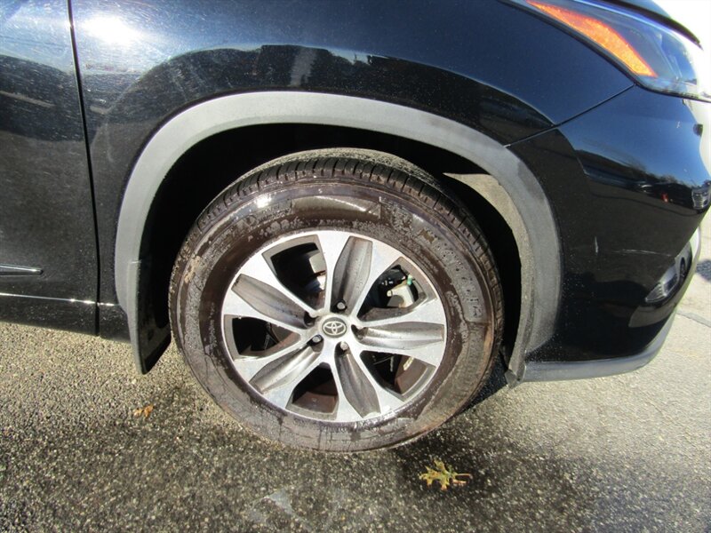 2023 Toyota Highlander XLE   - Photo 17 - Haddon Twp, NJ 08107