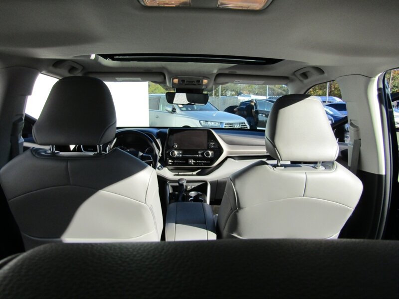 2023 Toyota Highlander XLE   - Photo 53 - Haddon Twp, NJ 08107