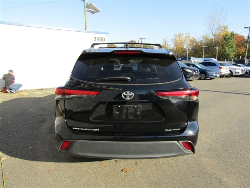 2023 Toyota Highlander XLE   - Photo 6 - Haddon Twp, NJ 08107