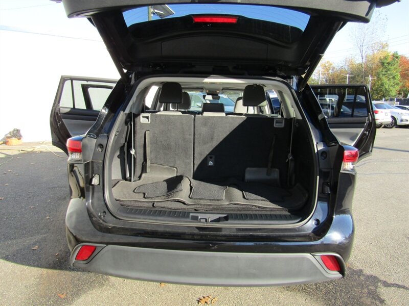 2023 Toyota Highlander XLE   - Photo 44 - Haddon Twp, NJ 08107