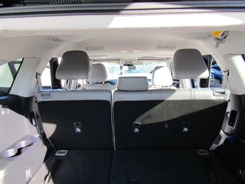2023 Toyota Highlander XLE   - Photo 52 - Haddon Twp, NJ 08107