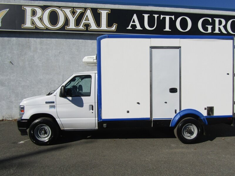 2023 Ford E-350 SD - Photo 4 - Haddon Twp, NJ 08107