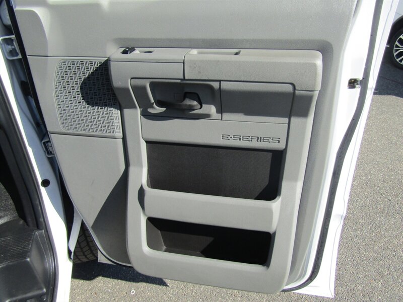 2023 Ford E-350 SD - Photo 14 - Haddon Twp, NJ 08107