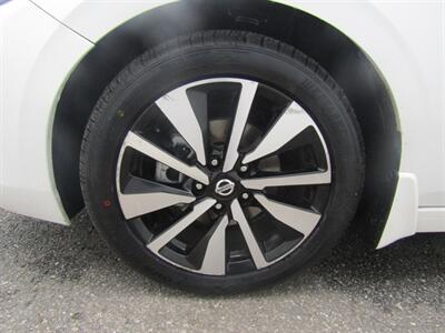 2021 Nissan Sentra SV,PREM PKG,TECH PKG,RVC,SILVER CERTIFIED - Photo 32 - Haddon Twp, NJ 08107