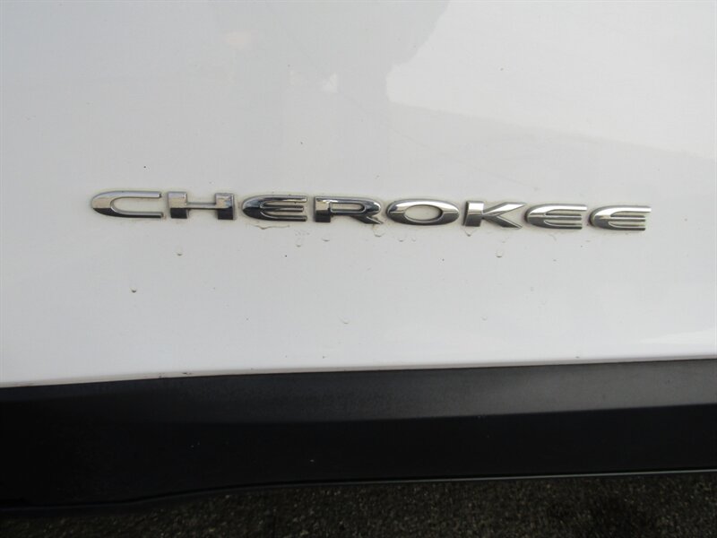 2015 Jeep Cherokee Limited - Photo 10 - Haddon Twp, NJ 08107