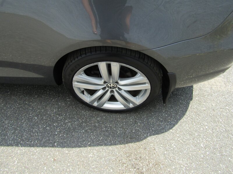 2014 Volkswagen Eos Executive SULEV - Photo 16 - Haddon Twp, NJ 08107