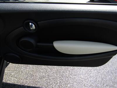 2015 MINI Convertible Cooper   - Photo 21 - Haddon Twp, NJ 08107