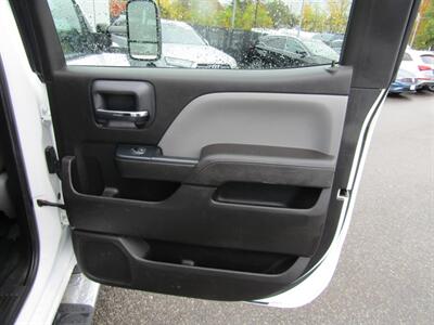 2017 Chevrolet Silverado 3500 4X4,HD,CONV PKG,,SILVER CERTIFIED - Photo 38 - Haddon Twp, NJ 08107